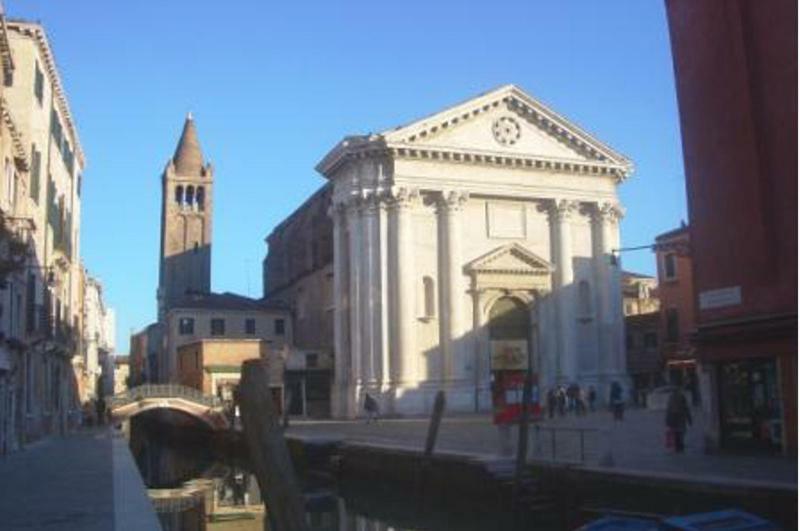 Bed and breakfast Leonardo 2*